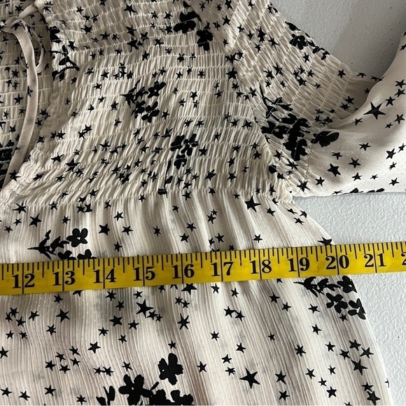 Zara Blouse Women's XS Stars and Flower Print Smocked Chest Keyhole Tie Closure - Picture 9 of 10